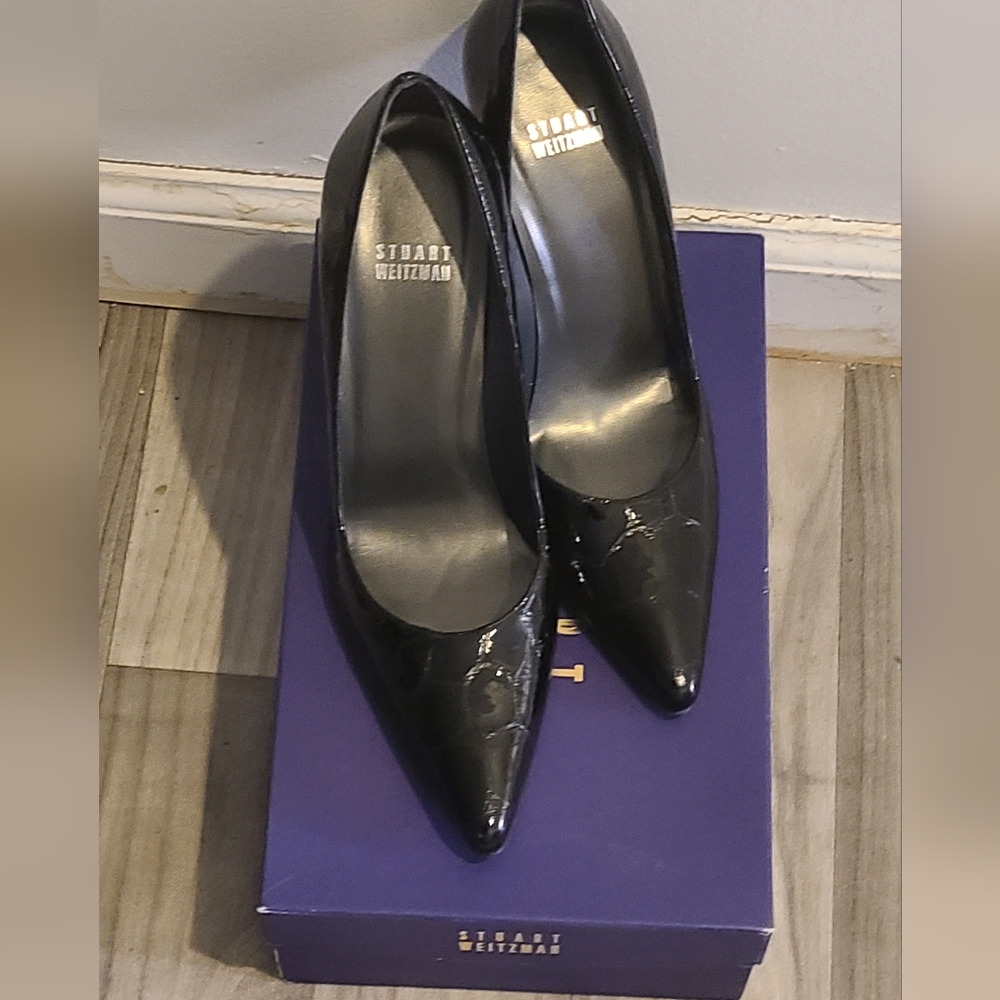 Stuart WeitzmanBlack Pumps